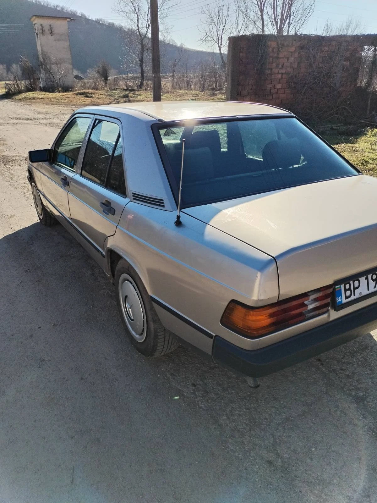 Mercedes-Benz 190 2.0 бензин - изображение 8