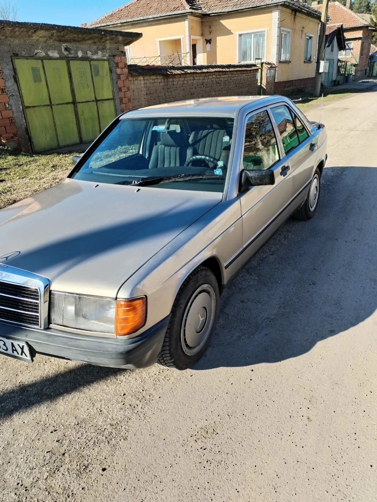 Mercedes-Benz 190 2.0 бензин - изображение 6