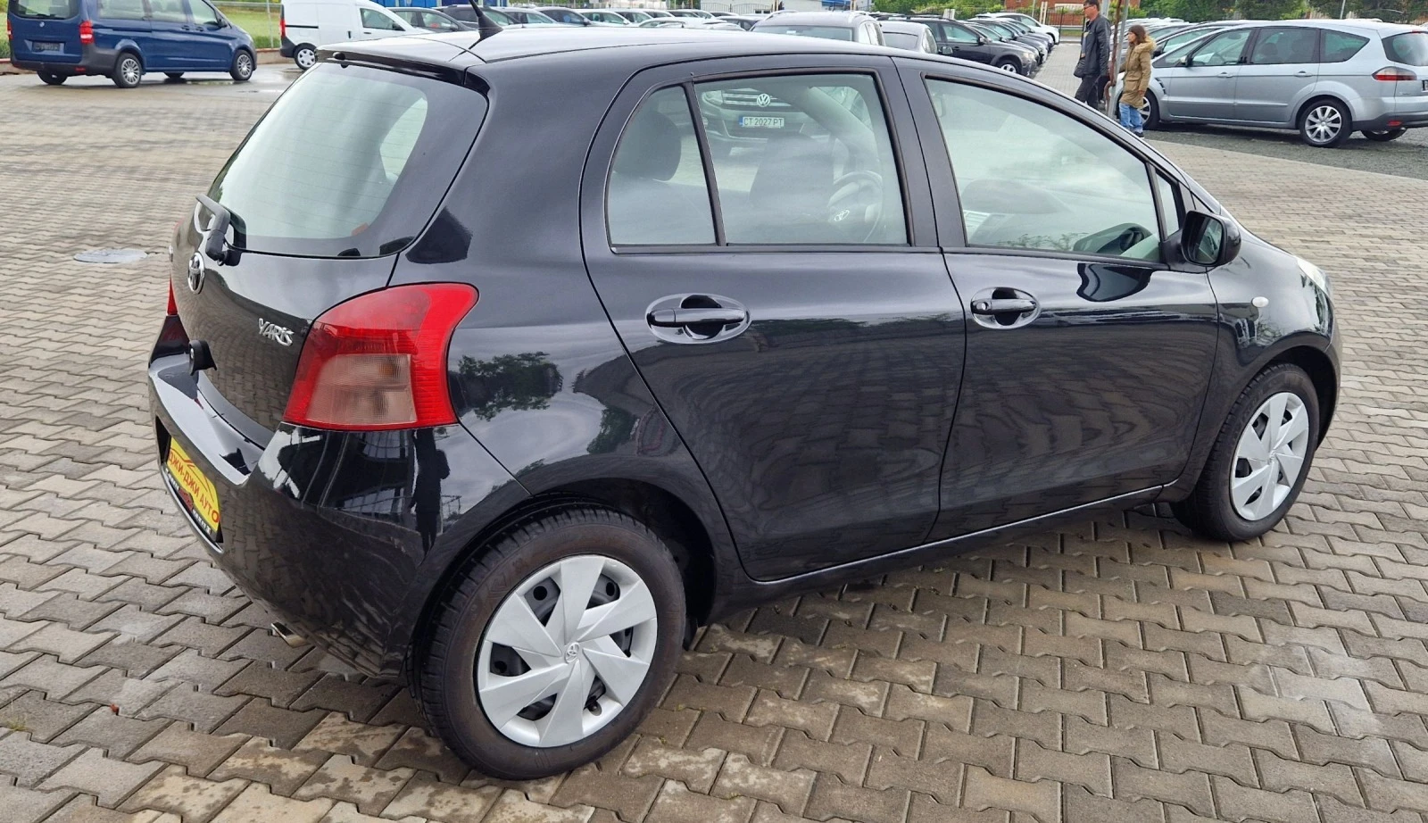 Toyota Yaris 1.0 i 69k.c  - изображение 4