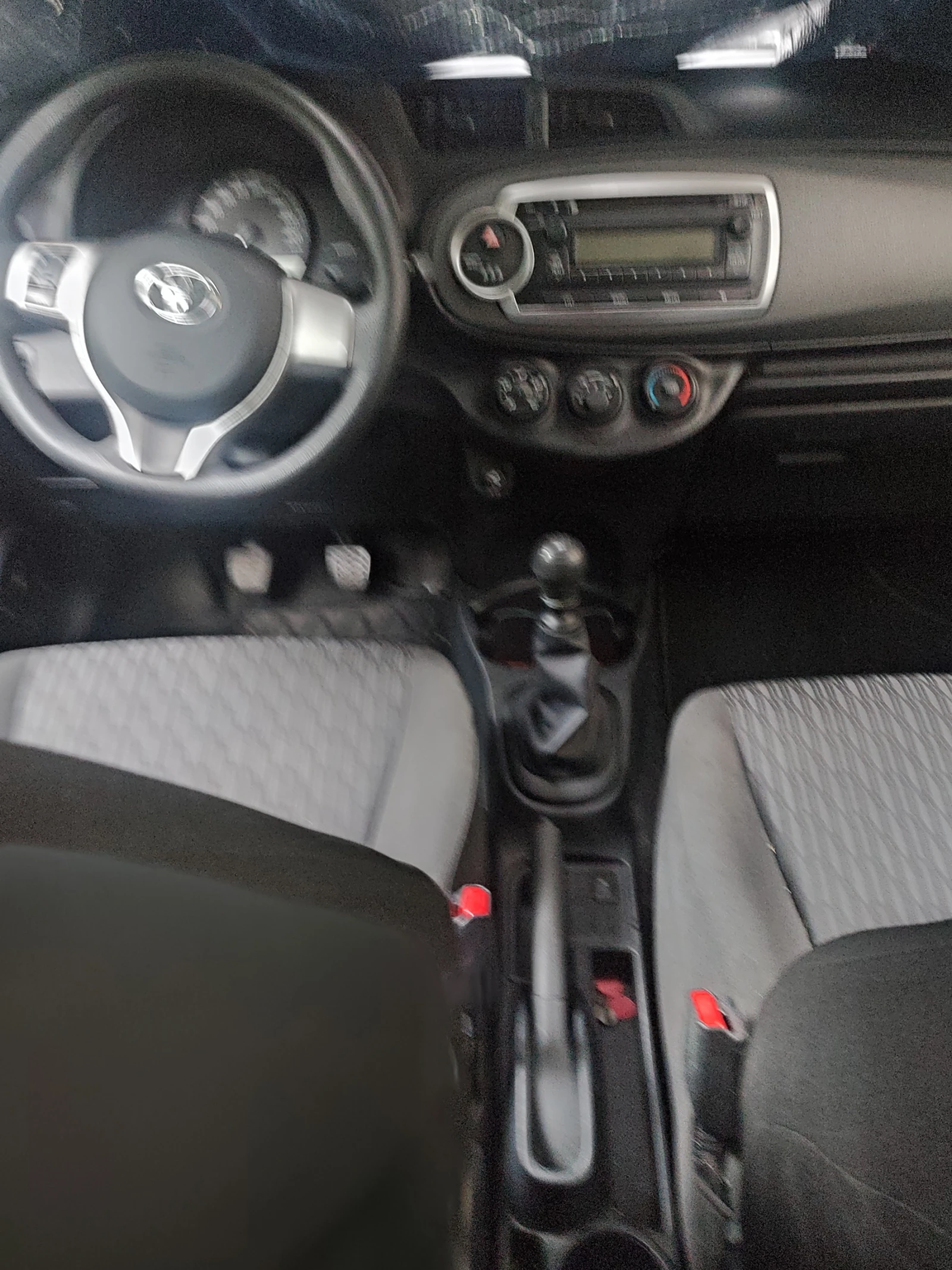 Toyota Yaris  - изображение 7
