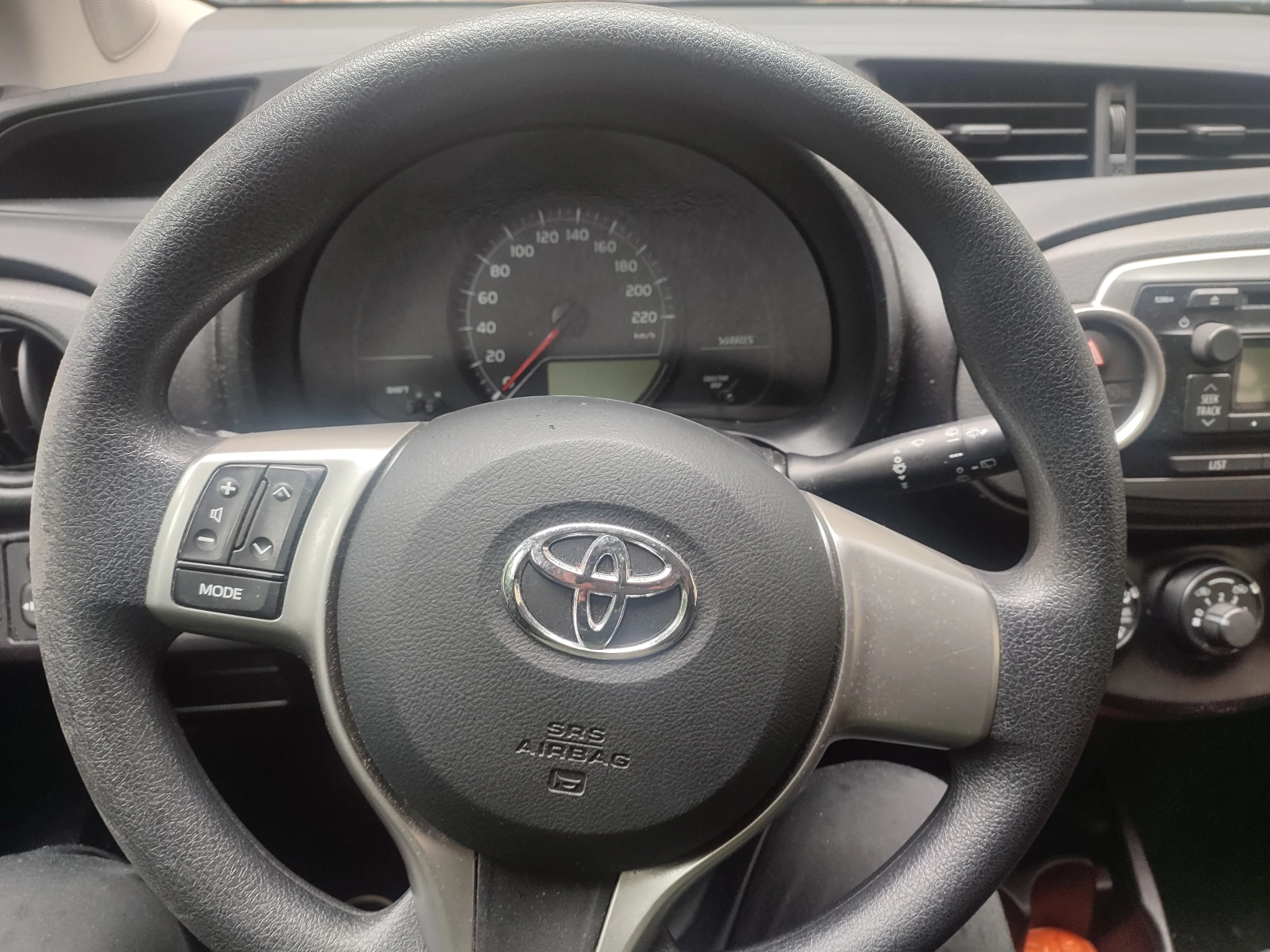 Toyota Yaris  - изображение 4