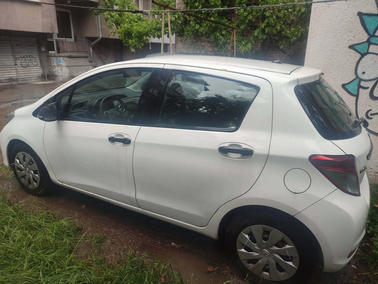 Toyota Yaris  - изображение 2