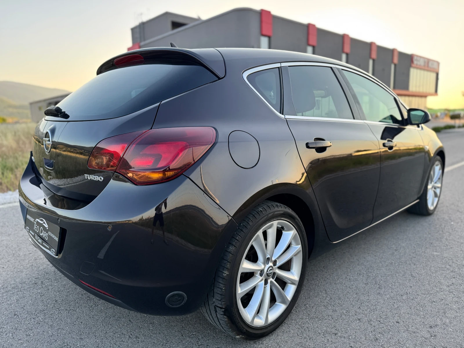 Opel Astra 1.4 TURBO / COSMO / LPG / AVTOMAT / PARKTRONIC  - изображение 8