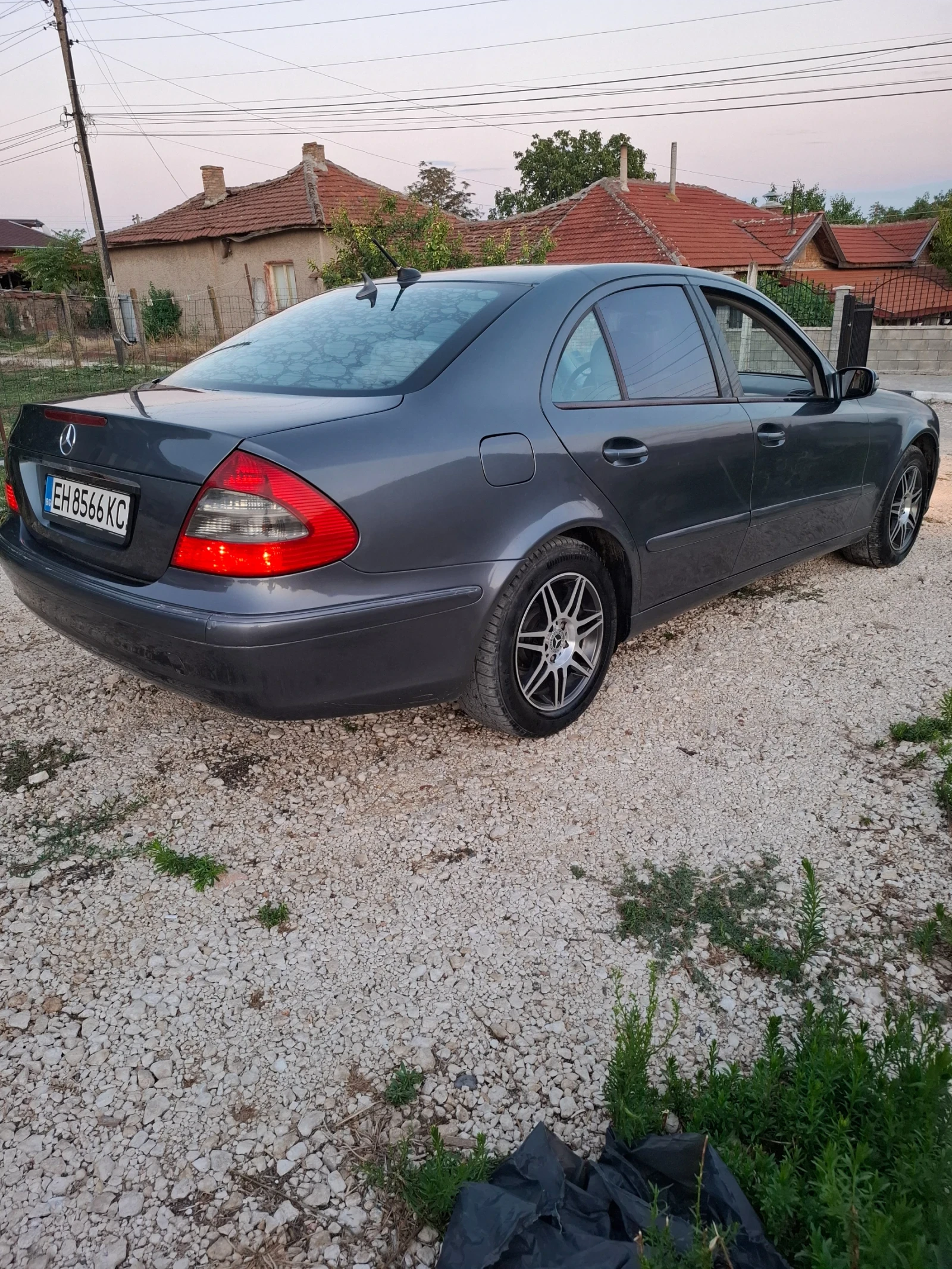 Mercedes-Benz E 200  - изображение 5