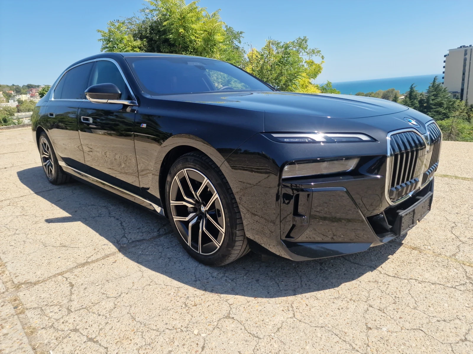 BMW i7 xDRIVE 60/ M-SPORT/ INDIVIDUAL - изображение 3