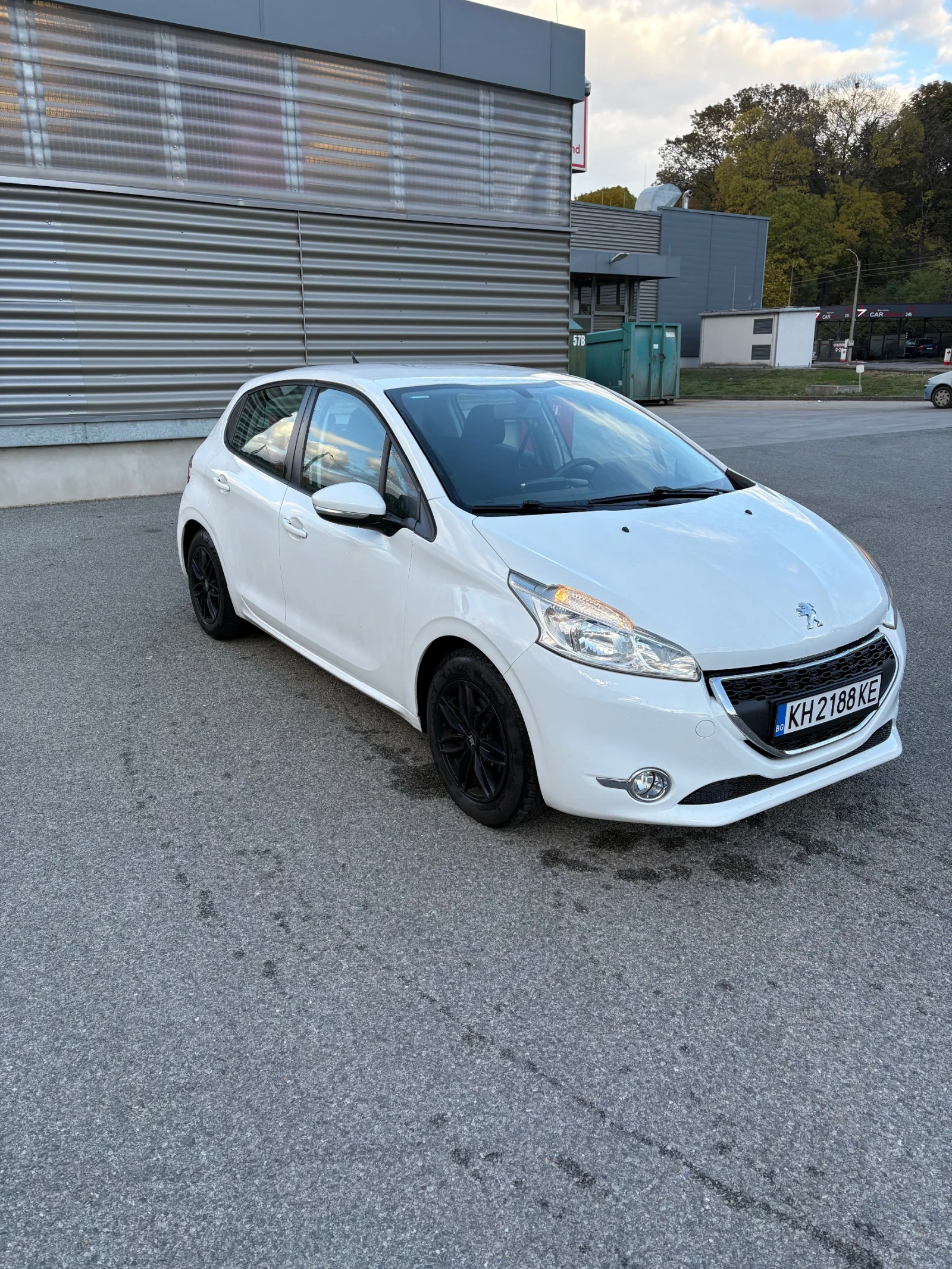 Peugeot 208  1.2 бензин - изображение 2
