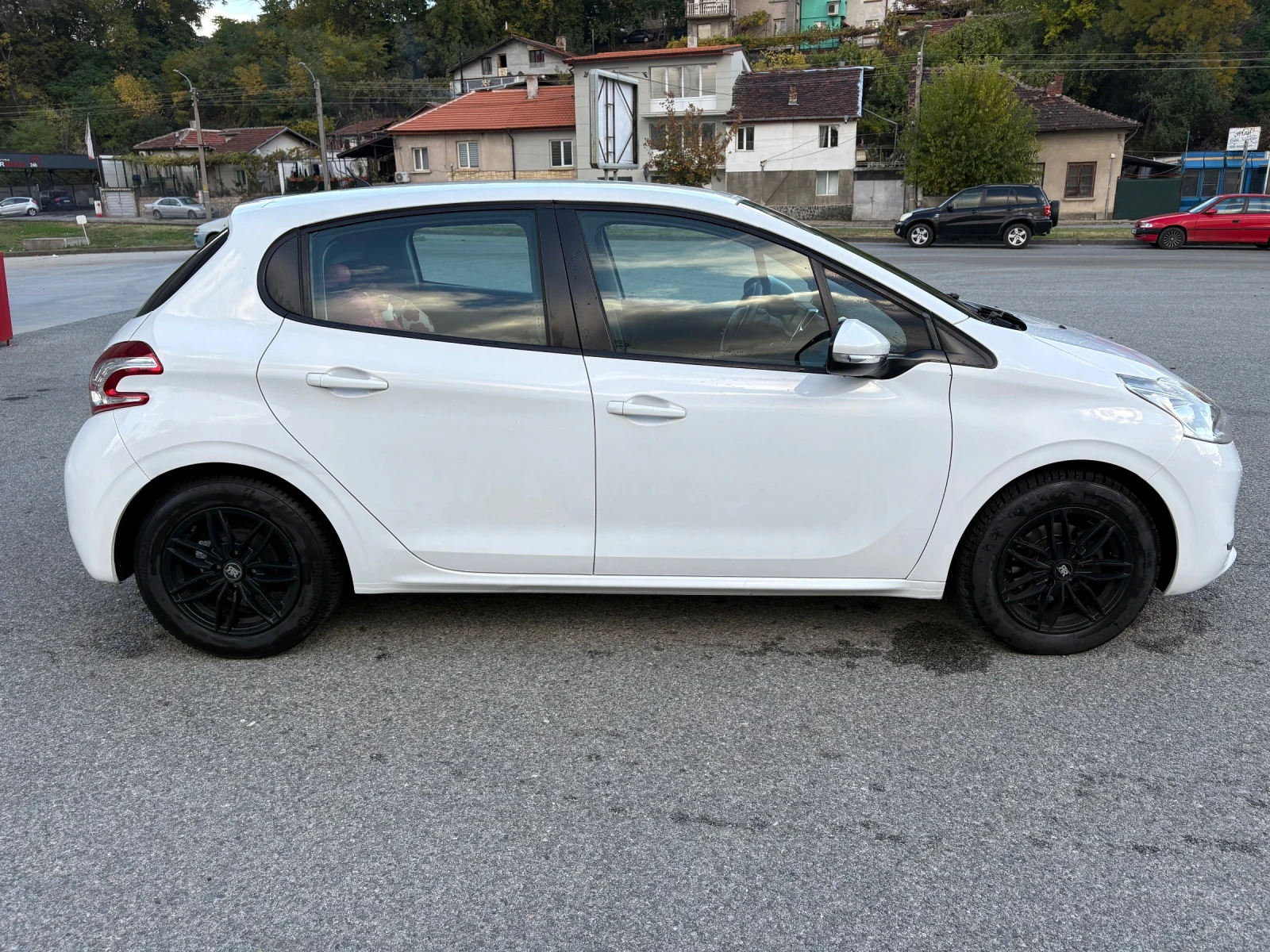 Peugeot 208  1.2 бензин - изображение 3