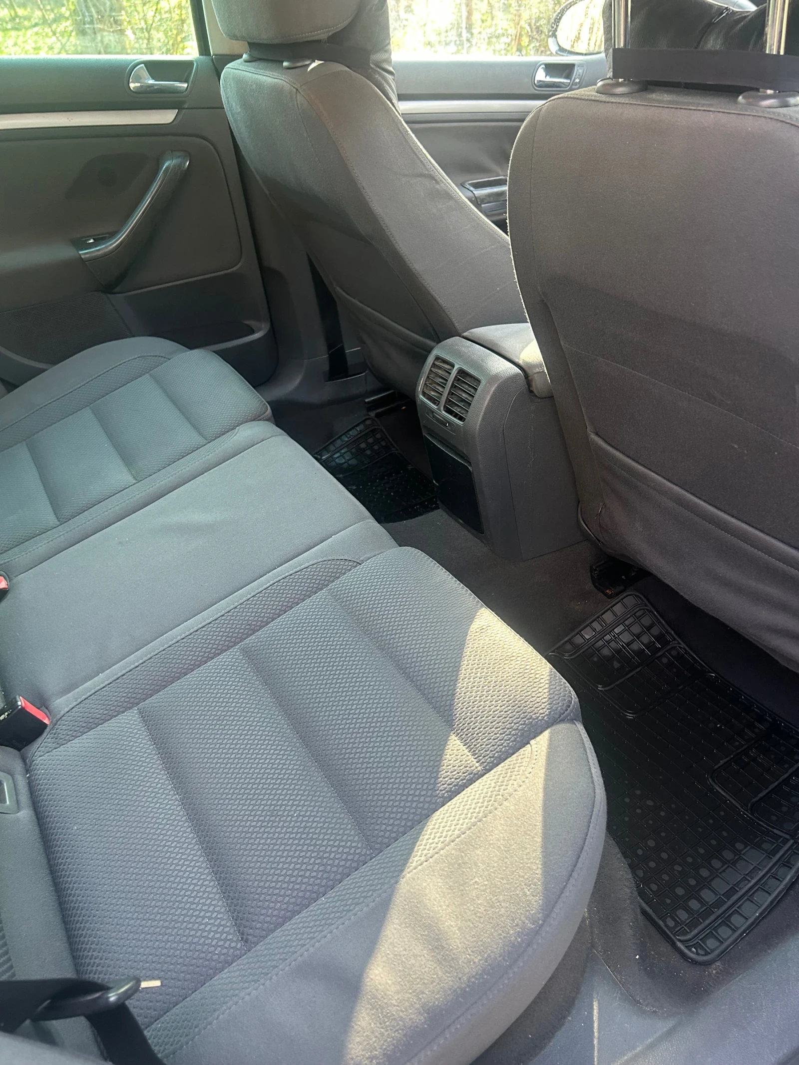 VW Golf 2.0 tdi, снимка 8 - Автомобили и джипове - 53896101