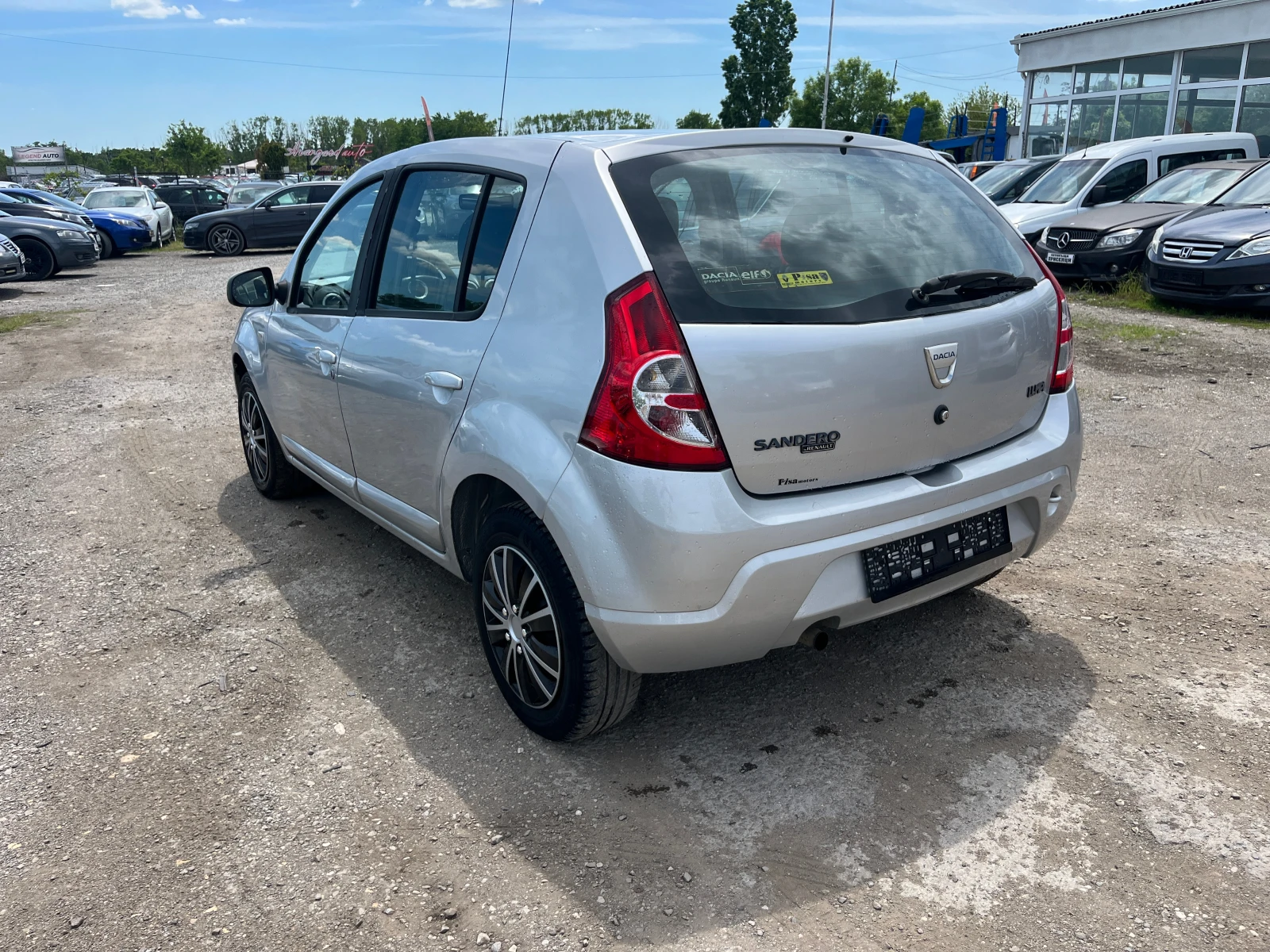Dacia Sandero 1.4 БЕНЗИН/ГАЗ, снимка 5 - Автомобили и джипове - 54606977