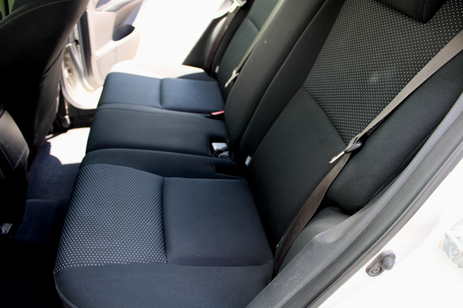 Toyota Auris + ГАЗОВ  ИНЖЕКЦИОН, снимка 8 - Автомобили и джипове - 54729896