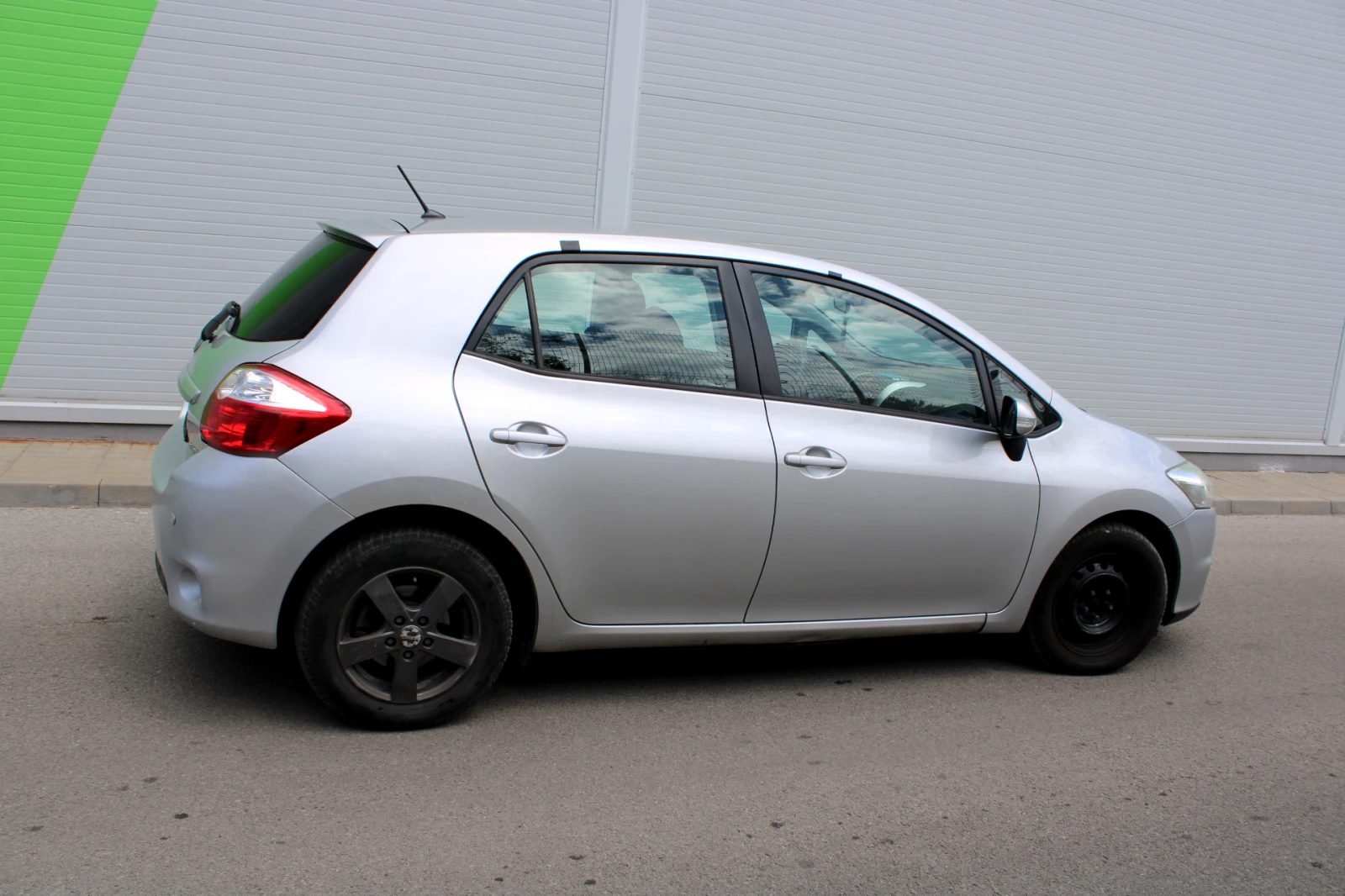 Toyota Auris + ГАЗОВ  ИНЖЕКЦИОН, снимка 5 - Автомобили и джипове - 54729896