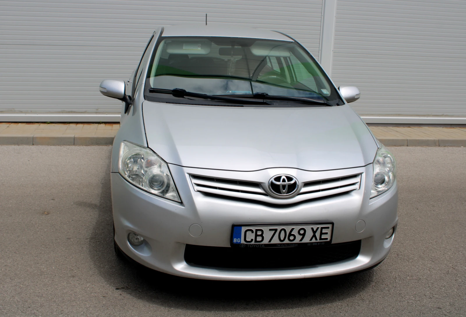 Toyota Auris + ГАЗОВ  ИНЖЕКЦИОН, снимка 2 - Автомобили и джипове - 54729896