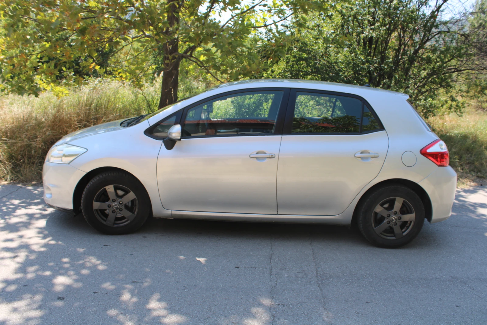 Toyota Auris 132 коня + ГАЗ. НОВА, снимка 3 - Автомобили и джипове - 55619966