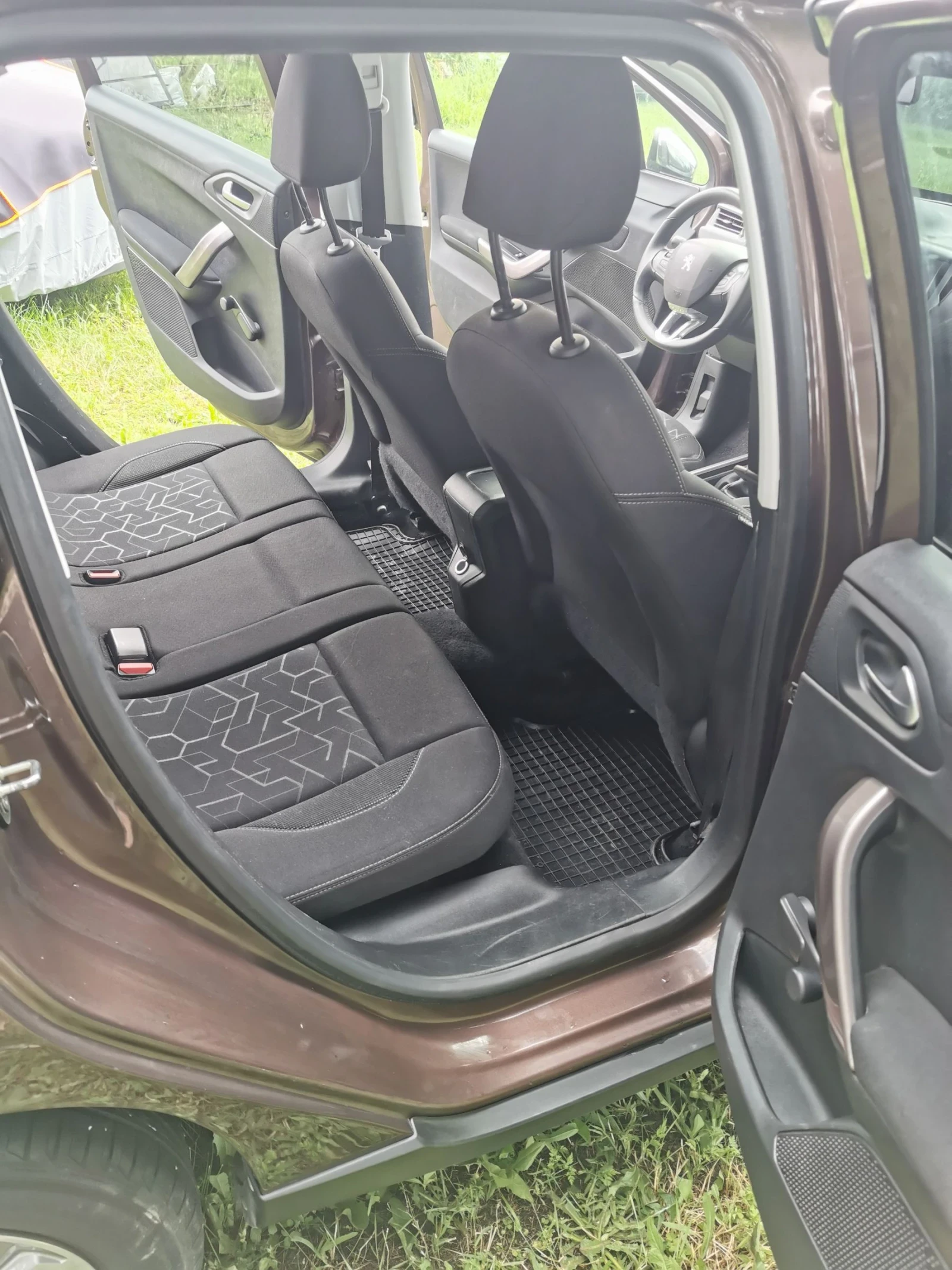 Peugeot 2008 1.2 VTi , снимка 10 - Автомобили и джипове - 54805819