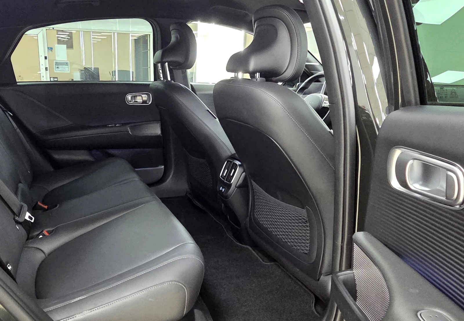 Hyundai Ioniq 6 4WD/325 к.с./12.2023/Uniq/В Гаранция, снимка 9 - Автомобили и джипове - 55222161