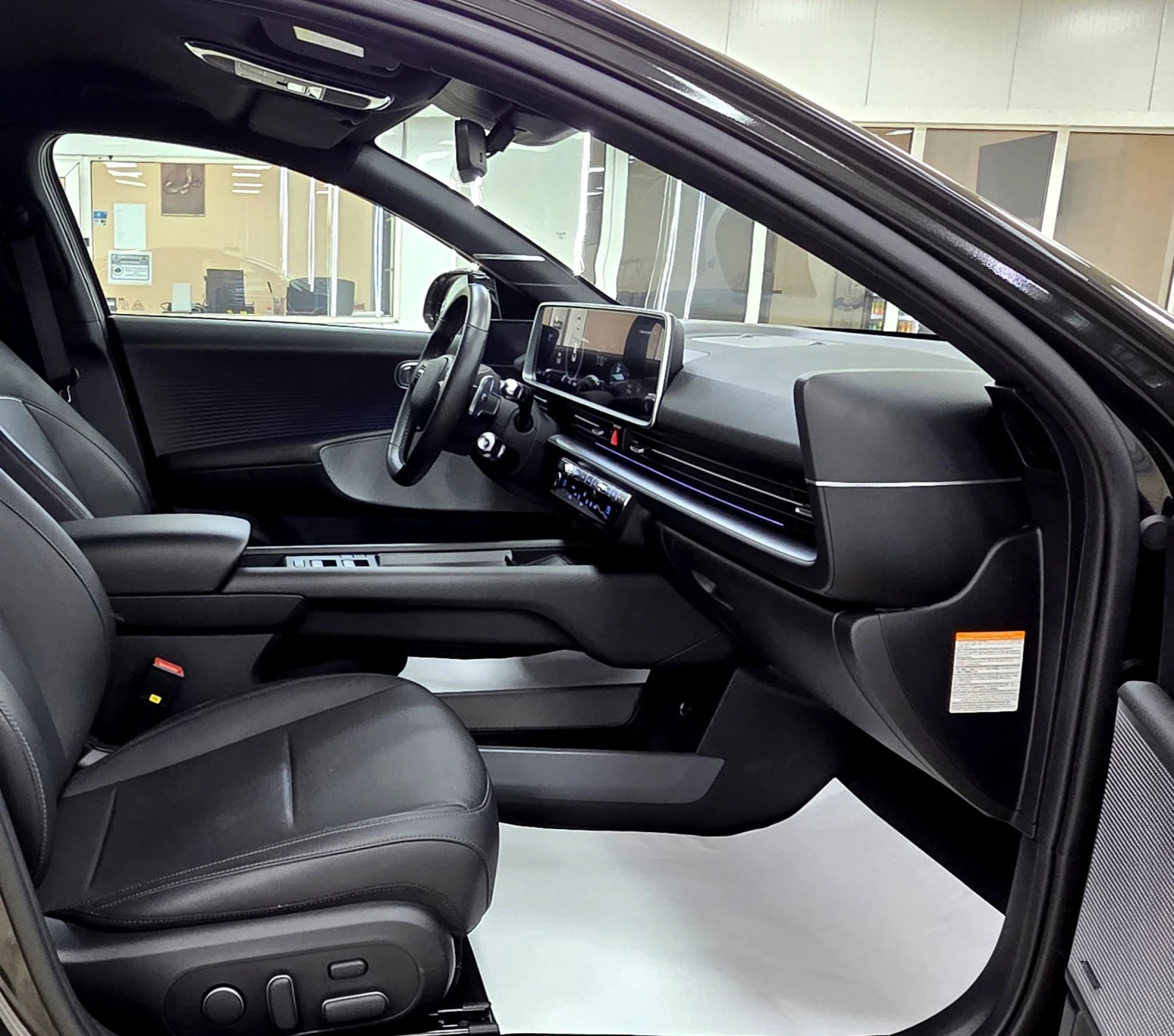Hyundai Ioniq 6 4WD/325 к.с./12.2023/Uniq/В Гаранция, снимка 10 - Автомобили и джипове - 55222161
