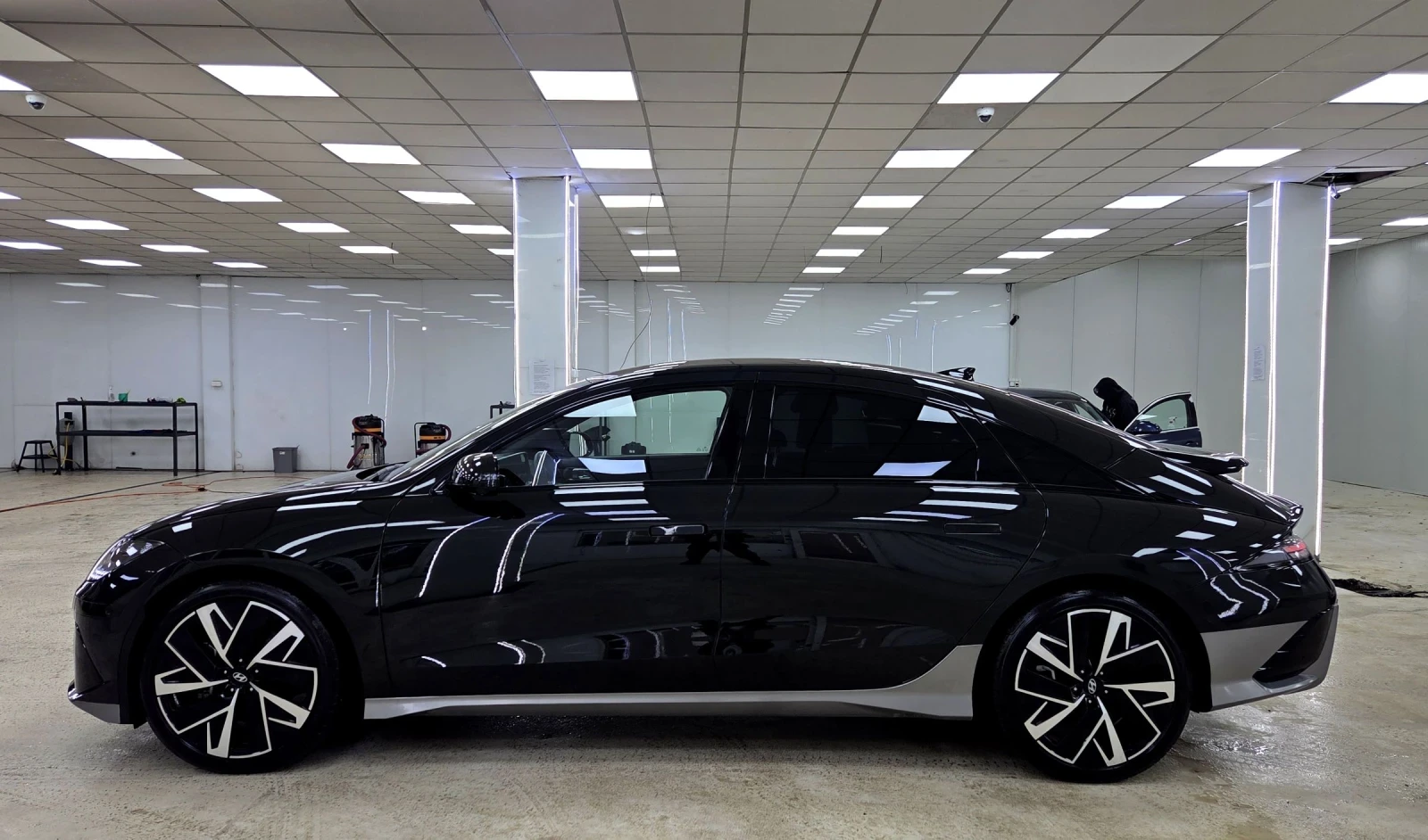 Hyundai Ioniq 6 4WD/325 к.с./12.2023/Uniq/В Гаранция, снимка 5 - Автомобили и джипове - 55222161