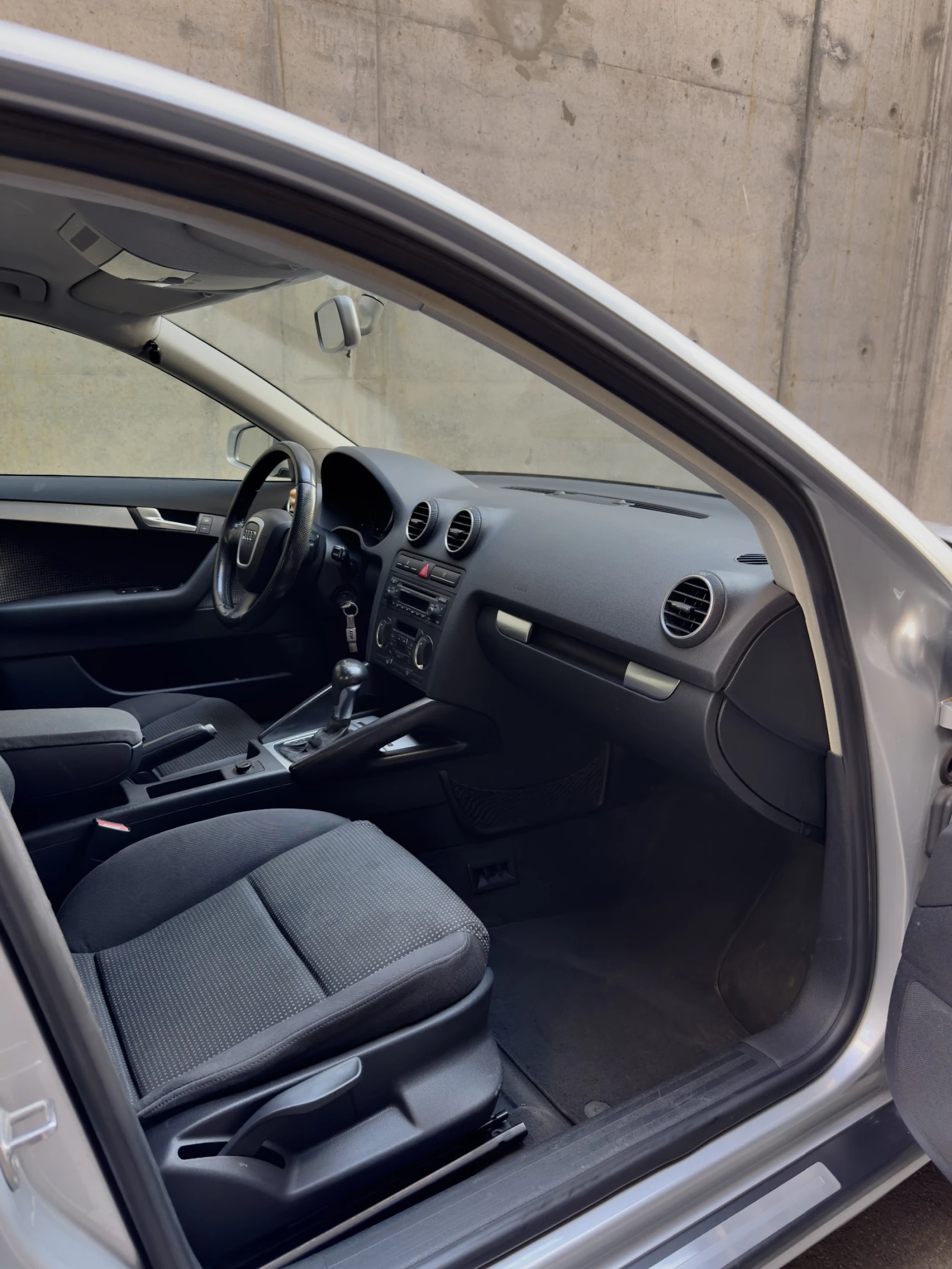 Audi A3 8P 2.0 TDI DSG, снимка 5 - Автомобили и джипове - 55775824