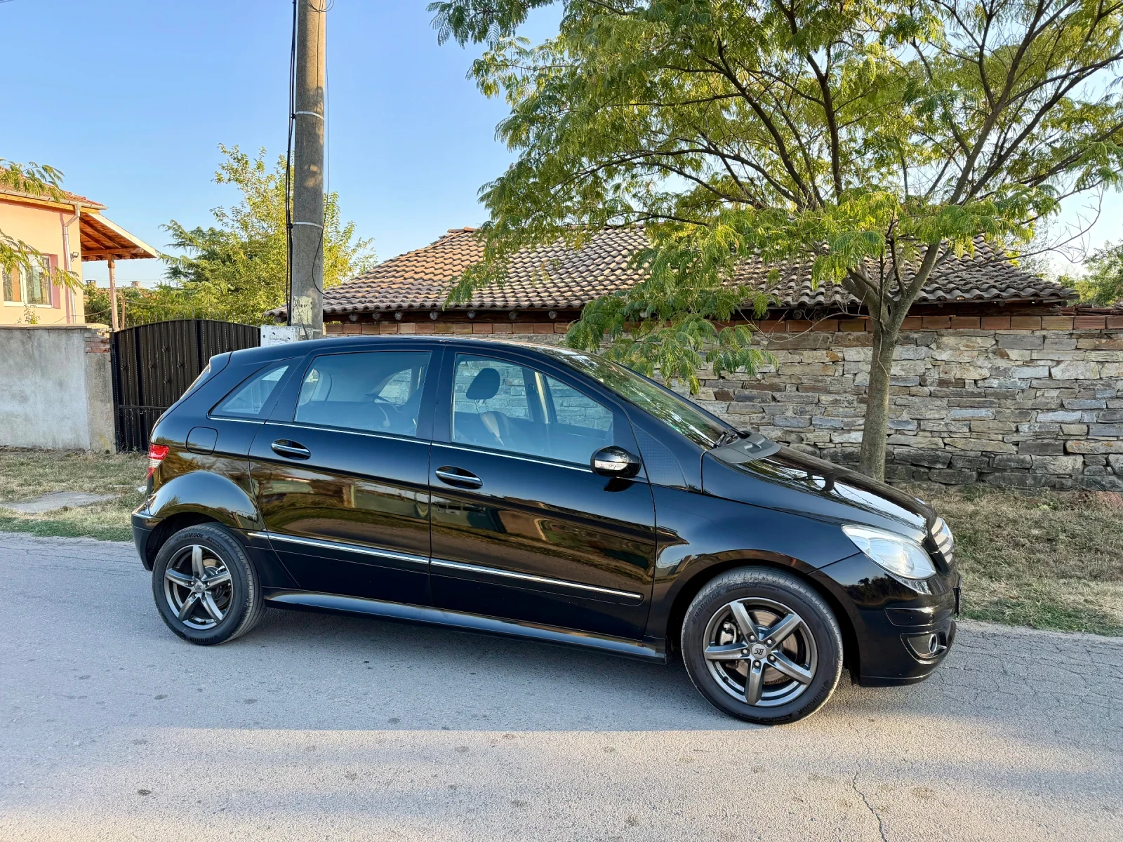 Mercedes-Benz B 200 2.0/Automatic, снимка 3 - Автомобили и джипове - 55892016