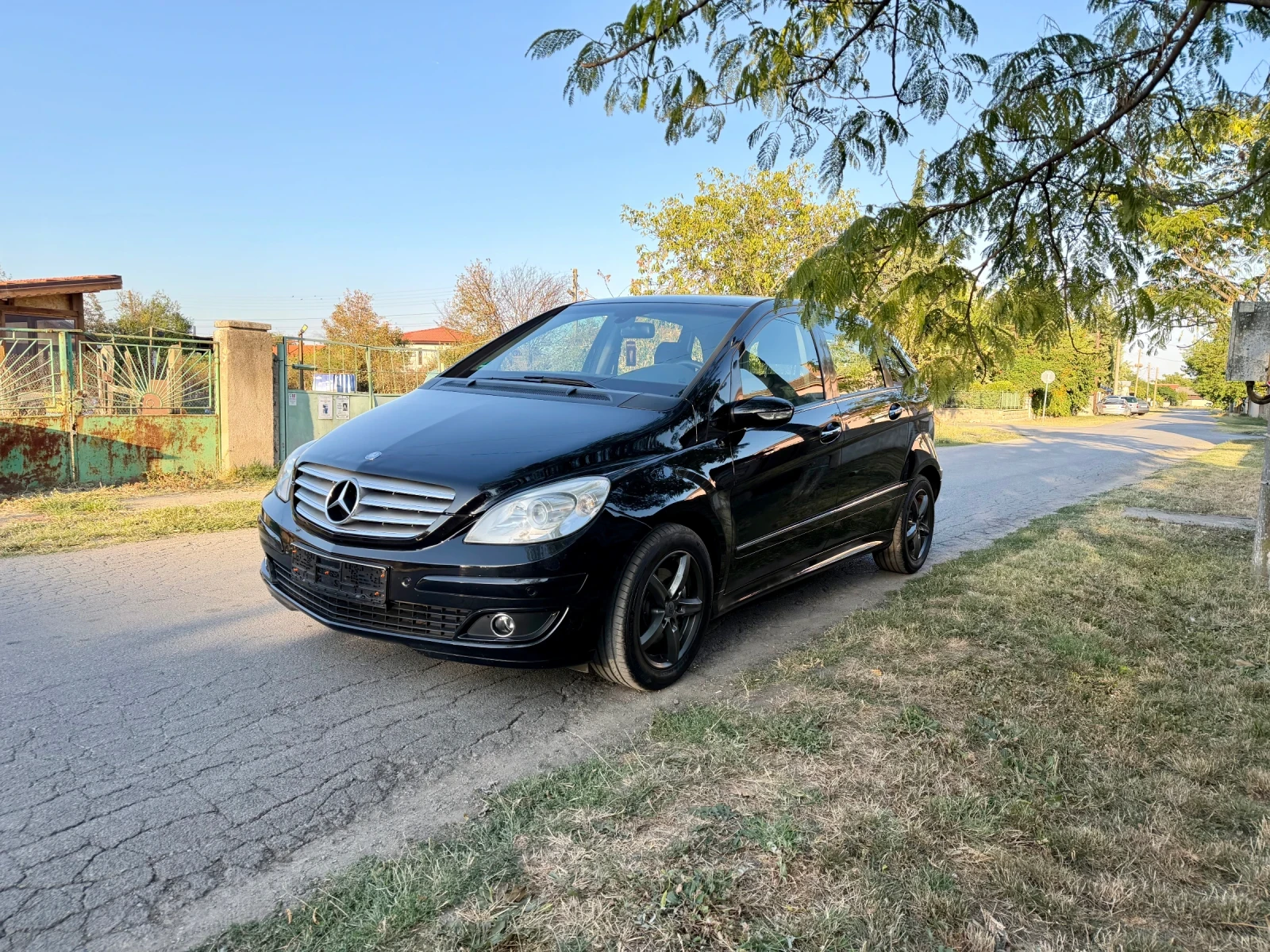 Mercedes-Benz B 200 2.0/Automatic, снимка 4 - Автомобили и джипове - 55892016