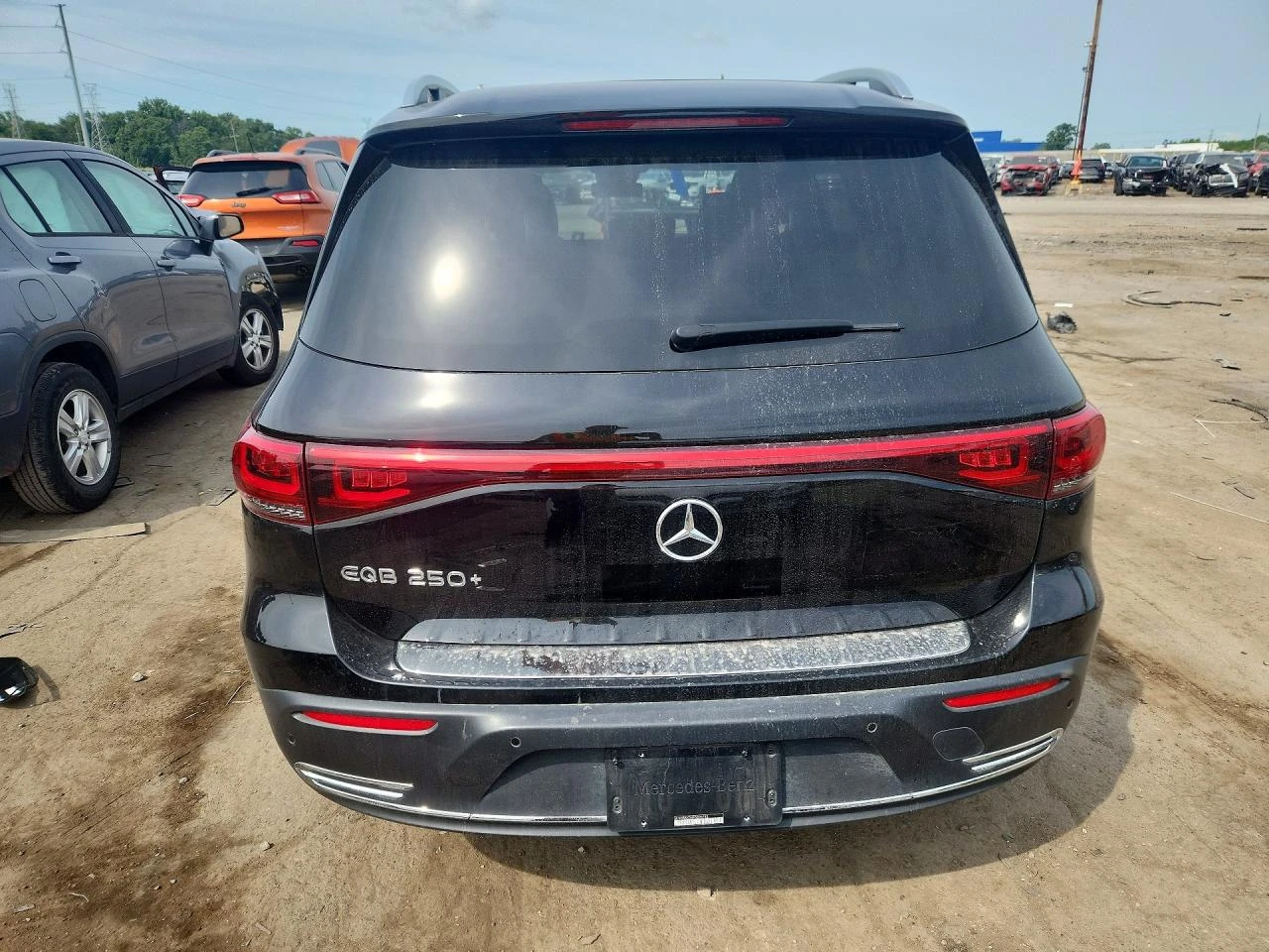 Mercedes-Benz EQB 250+ , снимка 6 - Автомобили и джипове - 56624112