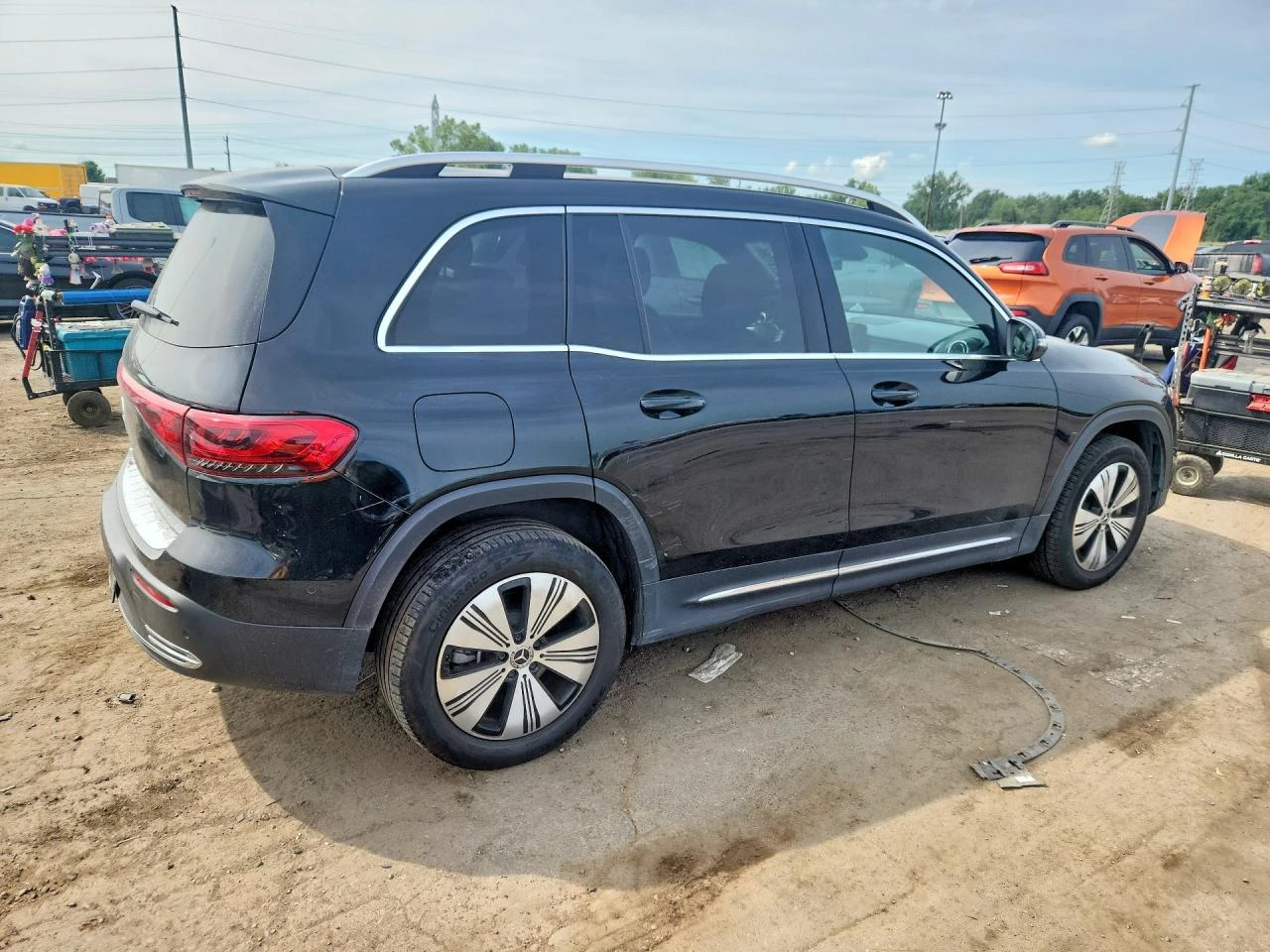 Mercedes-Benz EQB 250+ , снимка 4 - Автомобили и джипове - 56624112