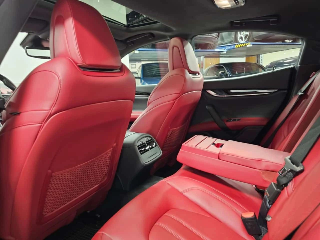 Maserati Ghibli * S Q4 GranSport * CARFAX * ����� �� ����������� | Mobile.bg � ����������� 12