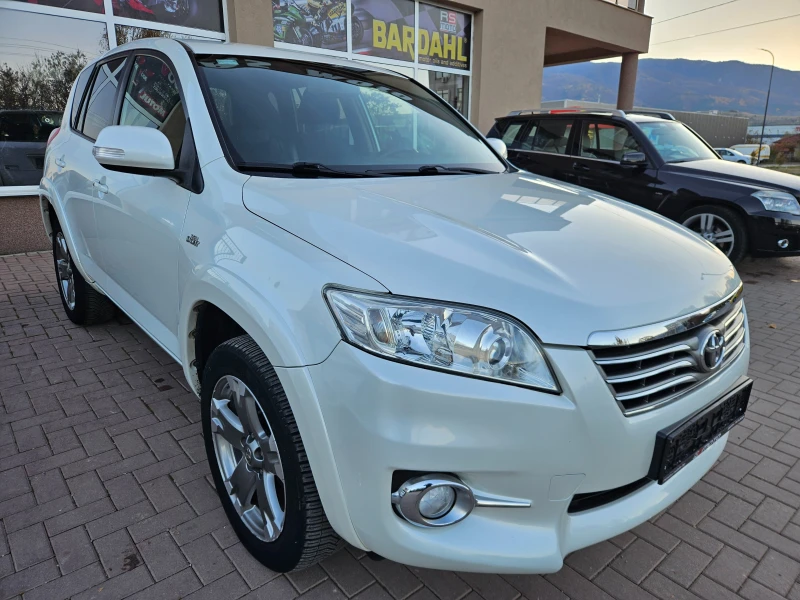 Toyota Rav4 2.2D, 4x4, Автомат, Камера, Подгрев, Кожа!, снимка 2 - Автомобили и джипове - 47926359