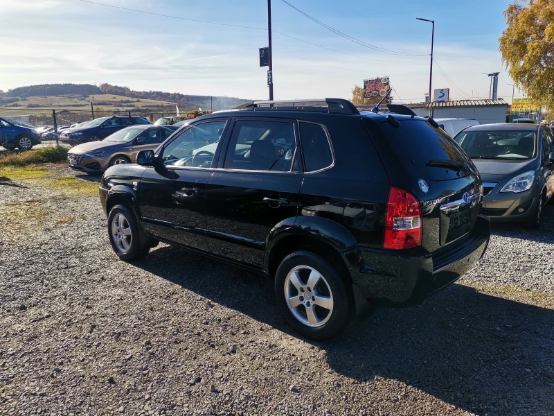 Hyundai Tucson 2.0I, снимка 3 - Автомобили и джипове - 52620831