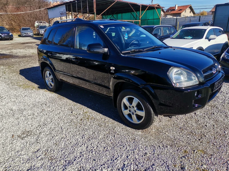 Hyundai Tucson 2.0I, снимка 15 - Автомобили и джипове - 52620831