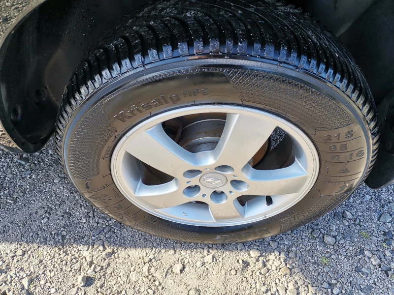 Hyundai Tucson 2.0I, снимка 8 - Автомобили и джипове - 52620831