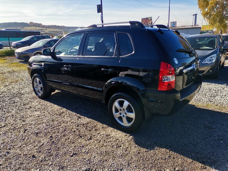 Hyundai Tucson 2.0I, снимка 6 - Автомобили и джипове - 52620831
