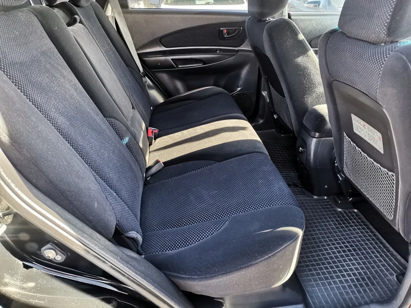 Hyundai Tucson 2.0I, снимка 10 - Автомобили и джипове - 52620831