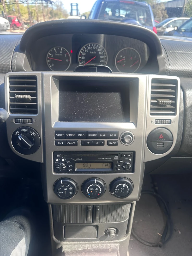 Nissan X-trail 2.2 di 136к.с., снимка 13 - Автомобили и джипове - 51948799