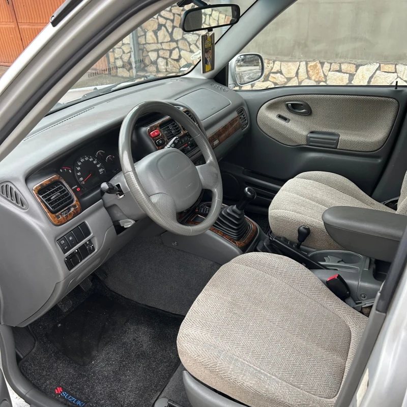Suzuki Grand vitara 2.5 V6 _4x4, снимка 14 - Автомобили и джипове - 53294019