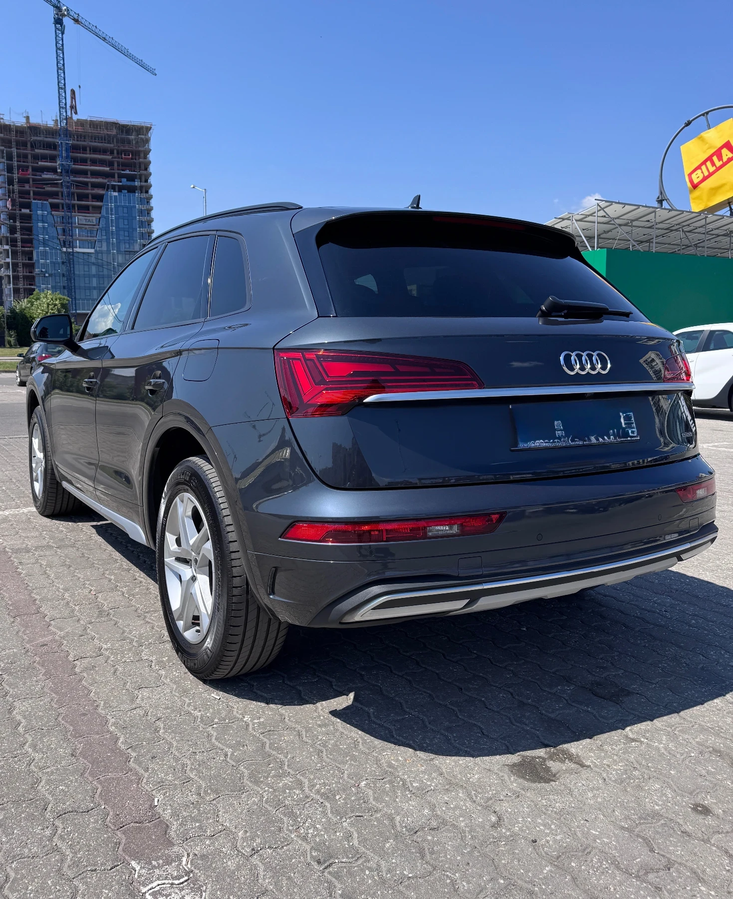 Audi Q5 50TFSIe - изображение 5