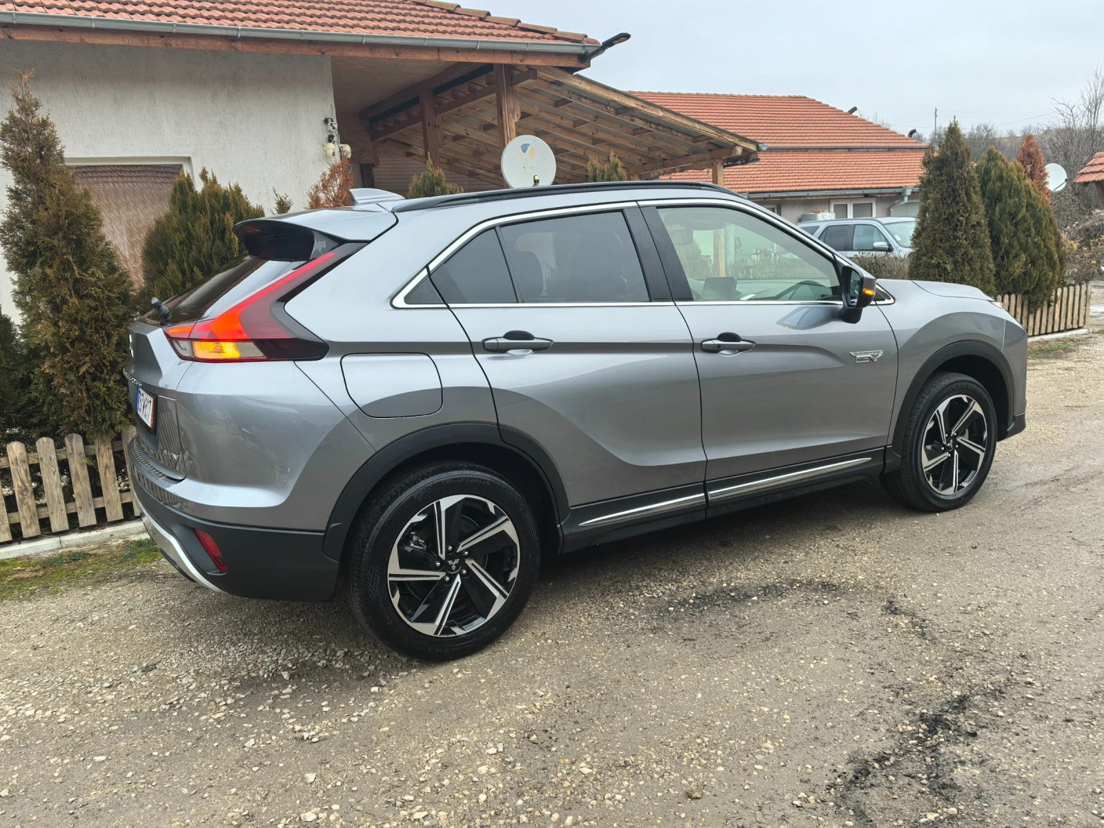 Mitsubishi Eclipse Cross FULL FACE 4х4 PLUG-IN HIBRID  - изображение 2