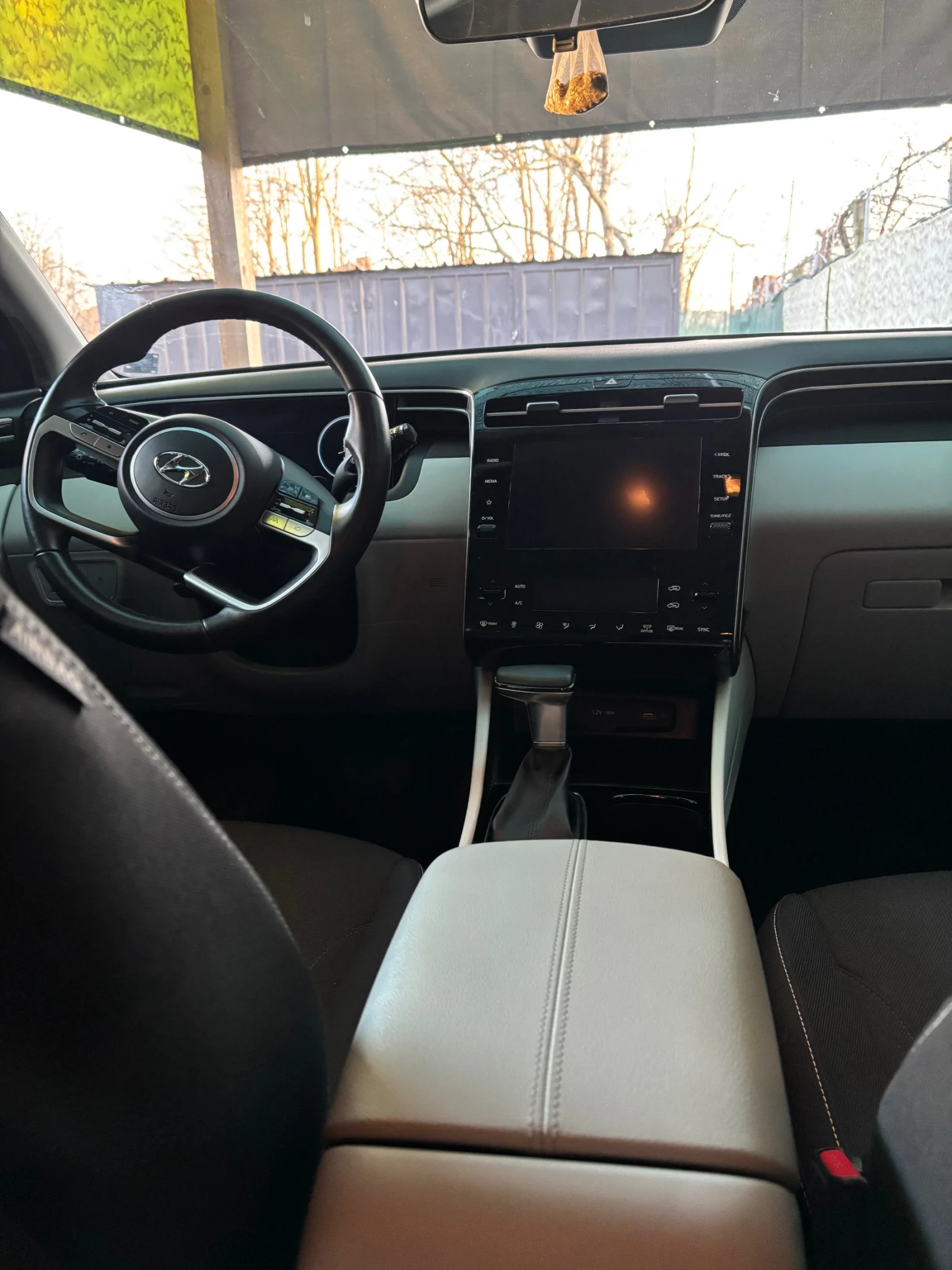 Hyundai Tucson 1.6, снимка 5 - Автомобили и джипове - 54171743