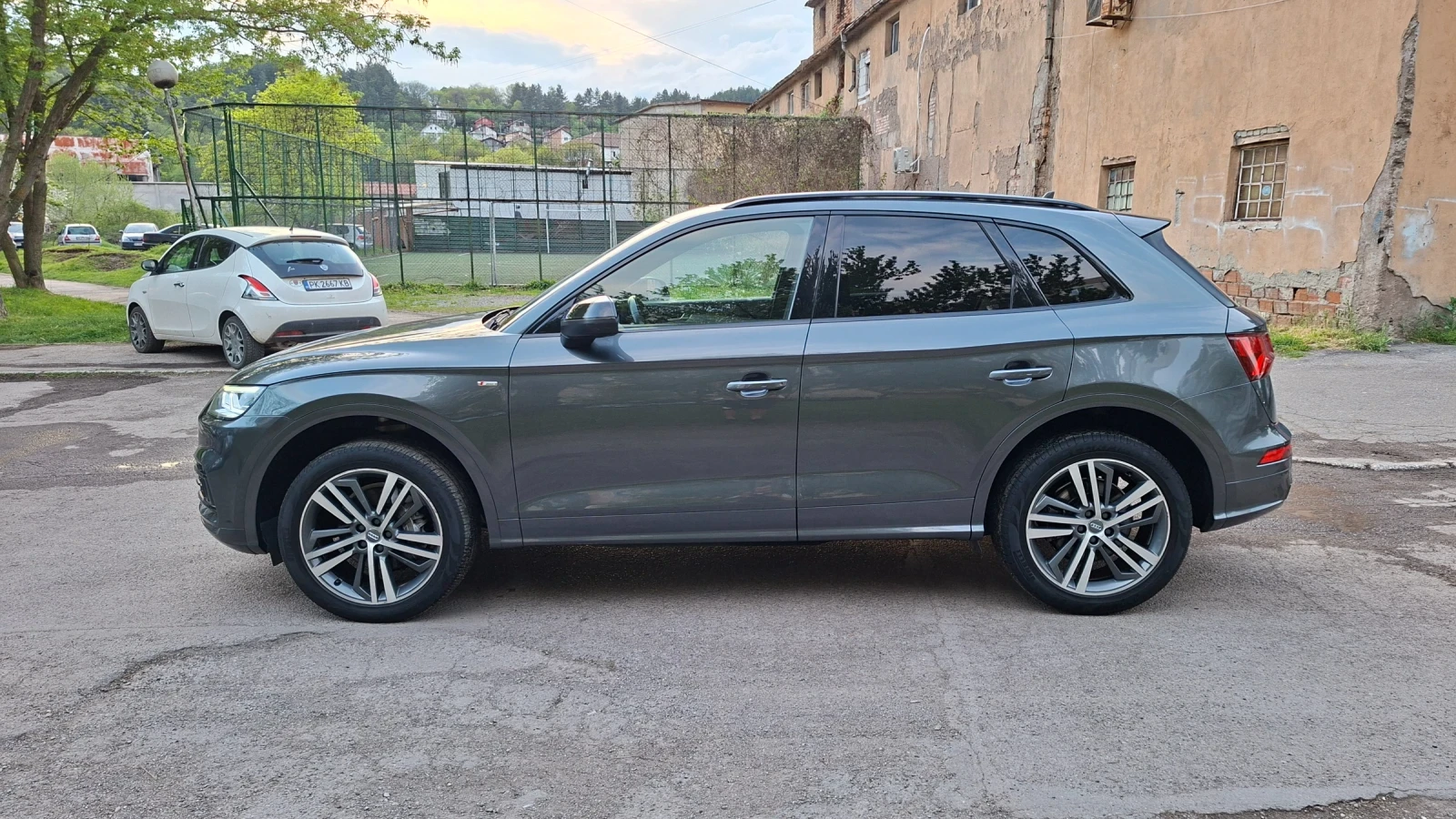 Audi Q5 2.0tdi 190hp, снимка 8 - Автомобили и джипове - 54372374