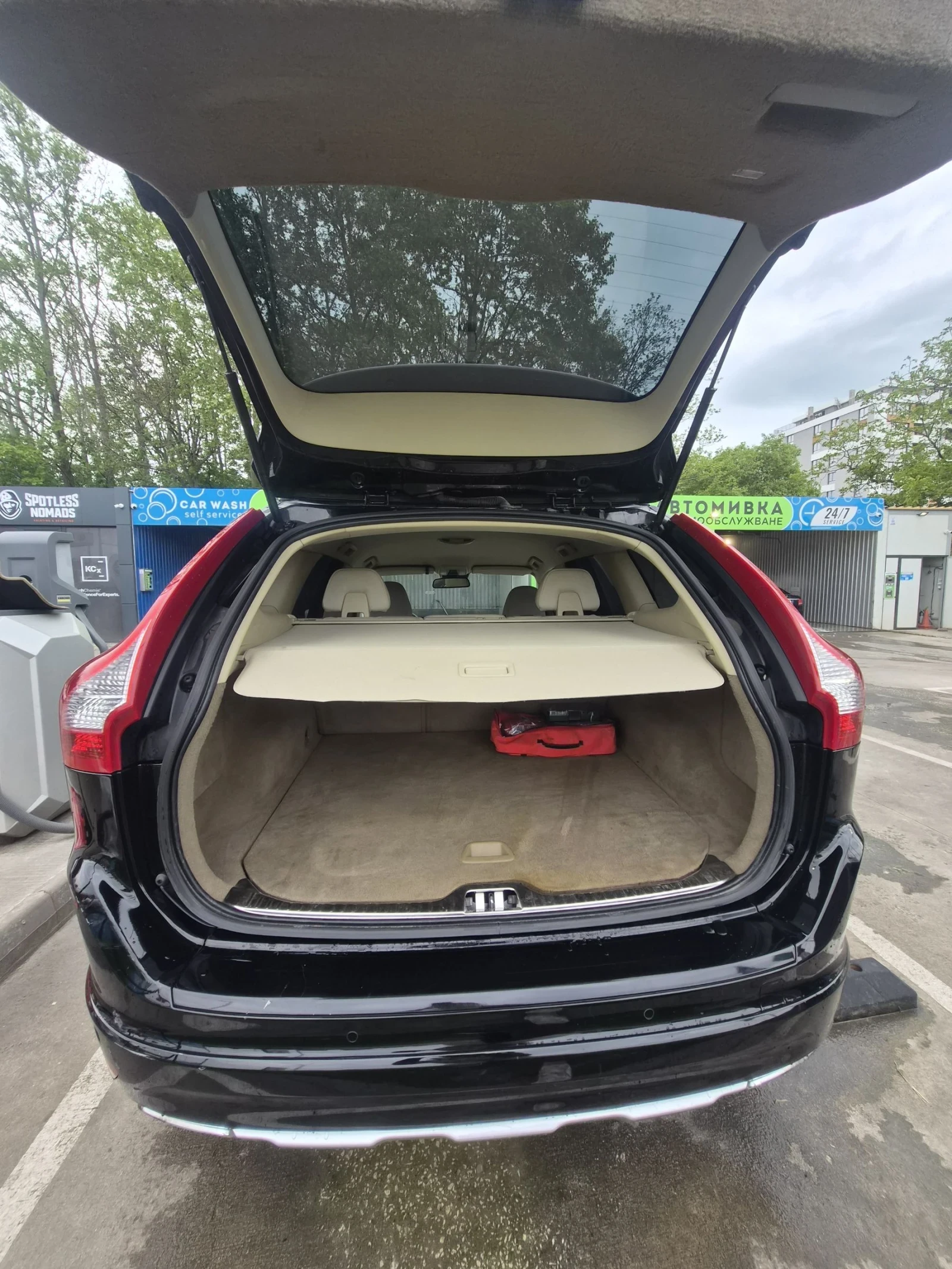 Volvo XC60, снимка 15 - Автомобили и джипове - 54549296