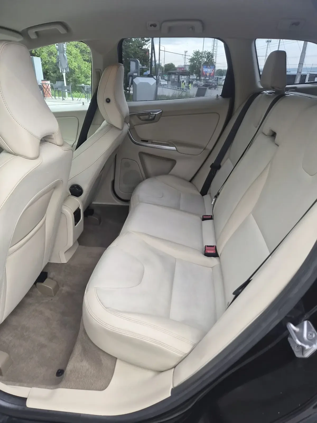 Volvo XC60, снимка 12 - Автомобили и джипове - 54549296