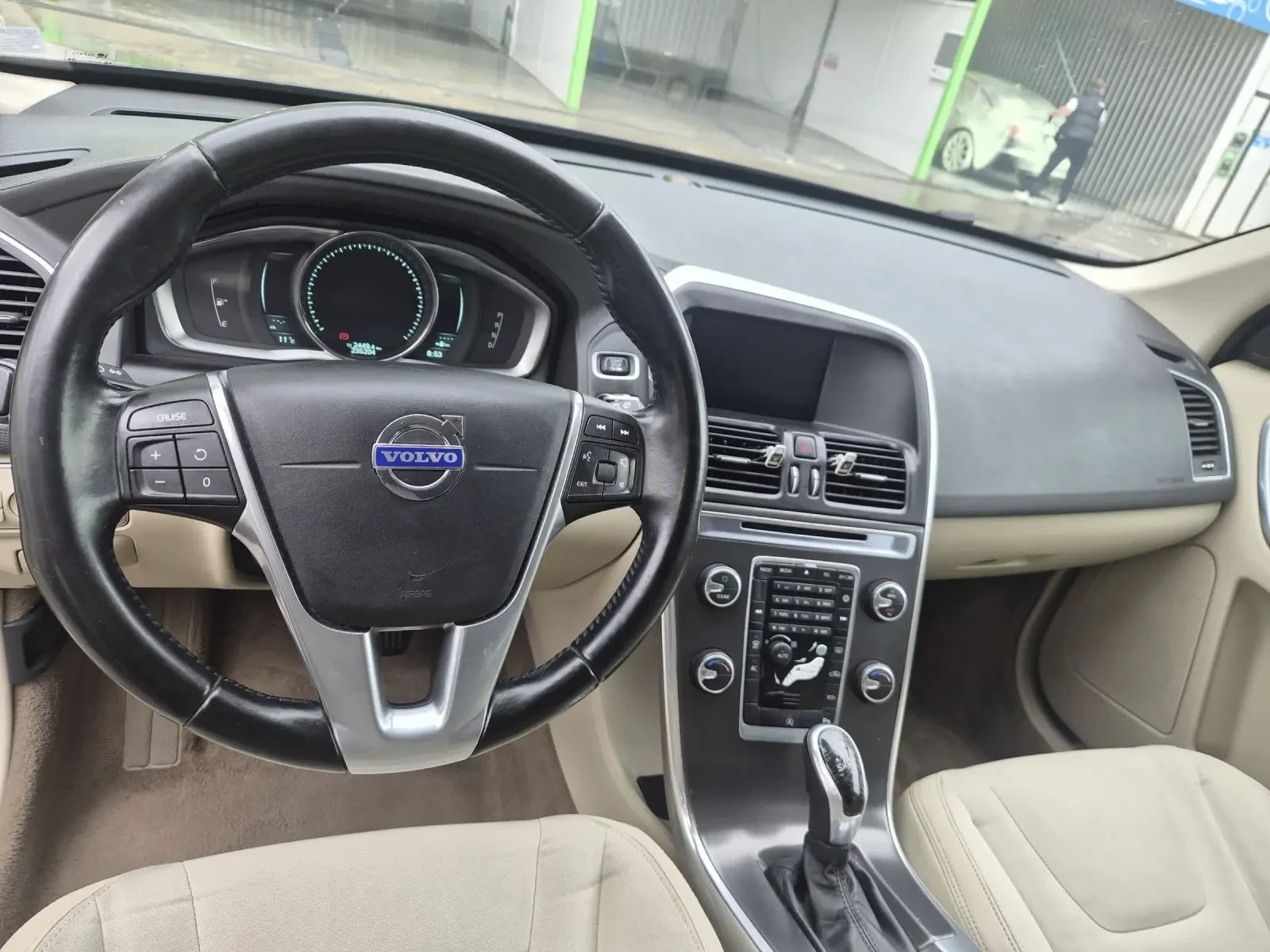 Volvo XC60, снимка 16 - Автомобили и джипове - 54549296