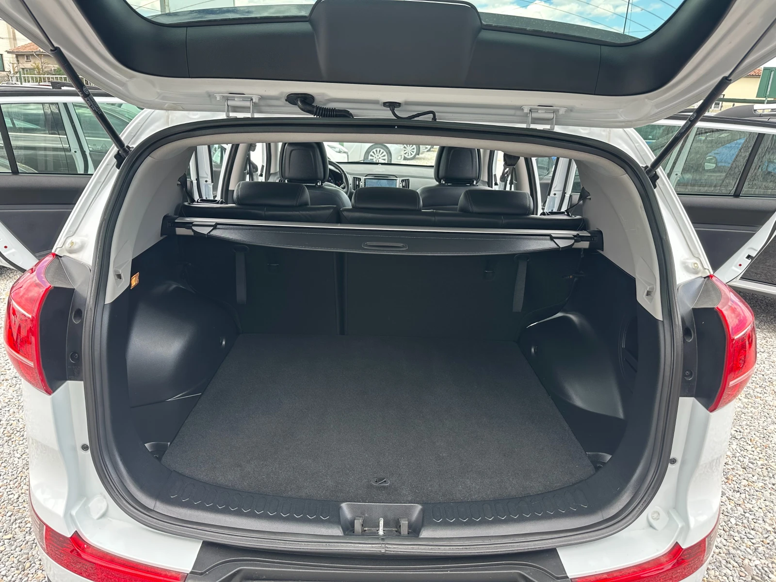 Kia Sportage 1.7CRDI* NAVI* LED* TOP, снимка 9 - Автомобили и джипове - 54862757