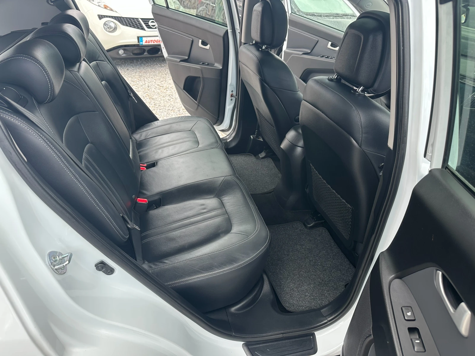 Kia Sportage 1.7CRDI* NAVI* LED* TOP, снимка 8 - Автомобили и джипове - 54862757