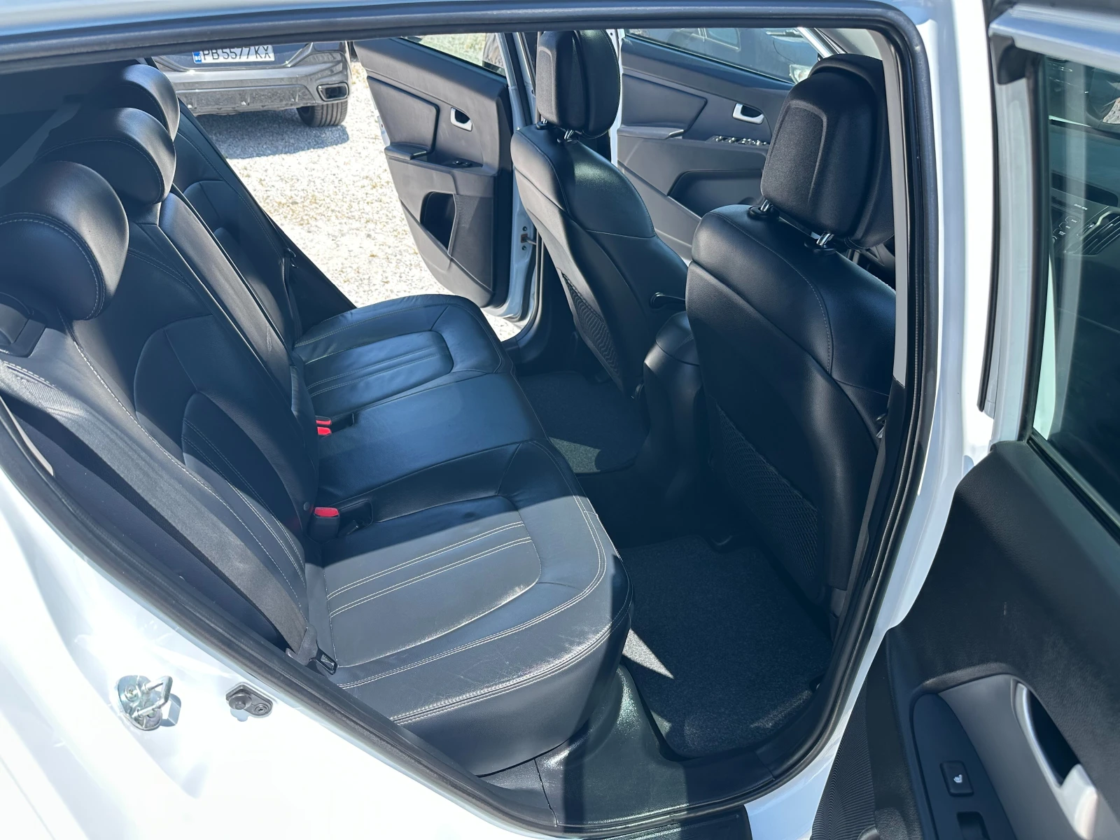 Kia Sportage 1.7CRDI* LED* TOP, снимка 8 - Автомобили и джипове - 54862757