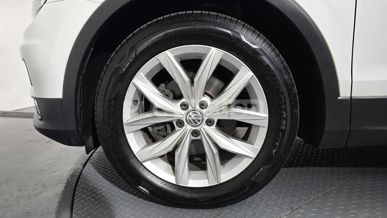 VW Tiguan 2.0TDI PREMIUM #УНИКАТ# !FULL!, снимка 5 - Автомобили и джипове - 55146635