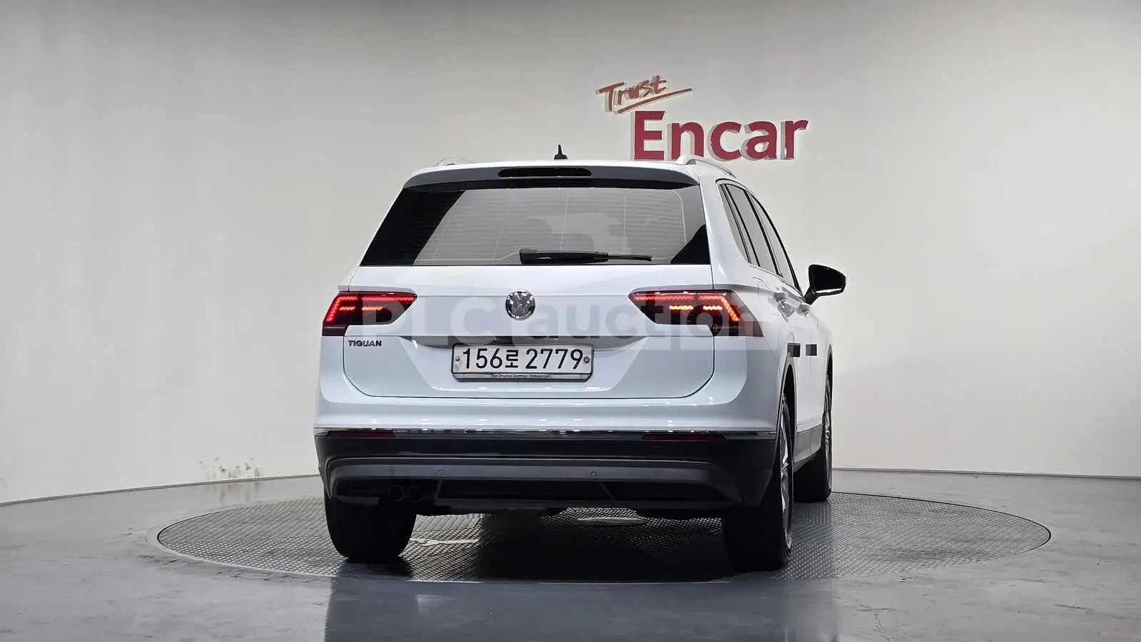 VW Tiguan 2.0TDI PREMIUM #УНИКАТ# !FULL!, снимка 4 - Автомобили и джипове - 55146635