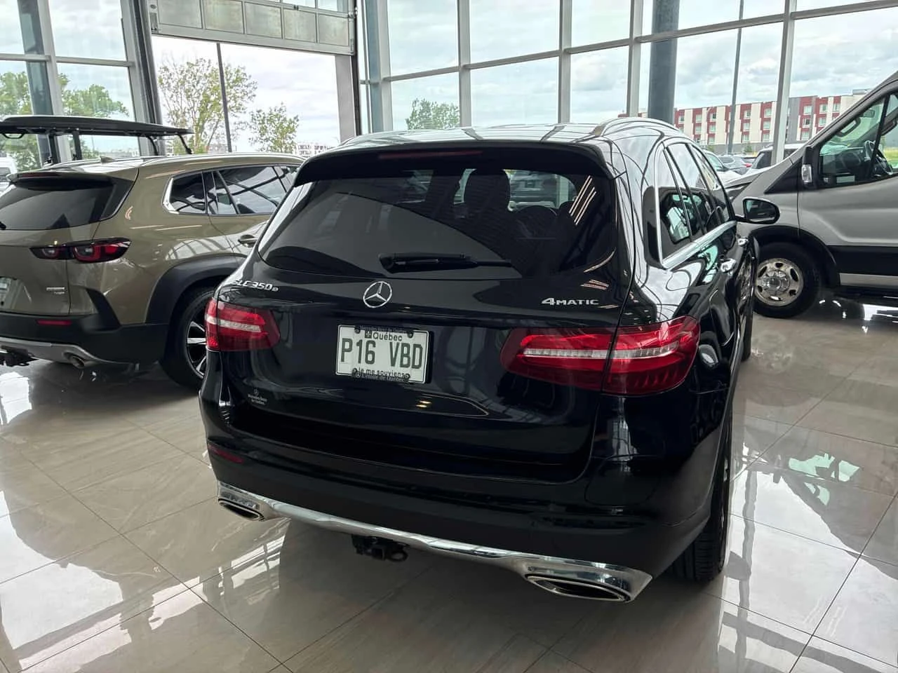 Mercedes-Benz GLC 350 350e/CARFAX/ОТ ПРЕДСТАВИТЕЛСТВО НА МЕРЦЕДЕС, снимка 4 - Автомобили и джипове - 55409880