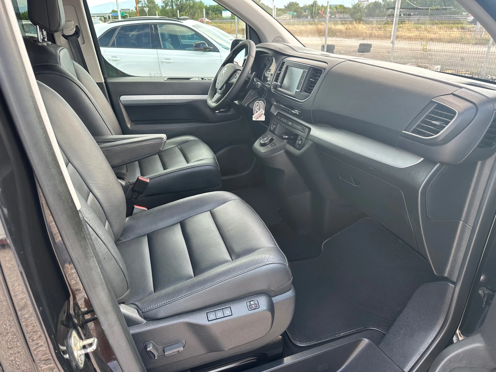 Citroen Jumpy 2.0hdi 177кс автомат 7+ 1, снимка 11 - Бусове и автобуси - 55485025