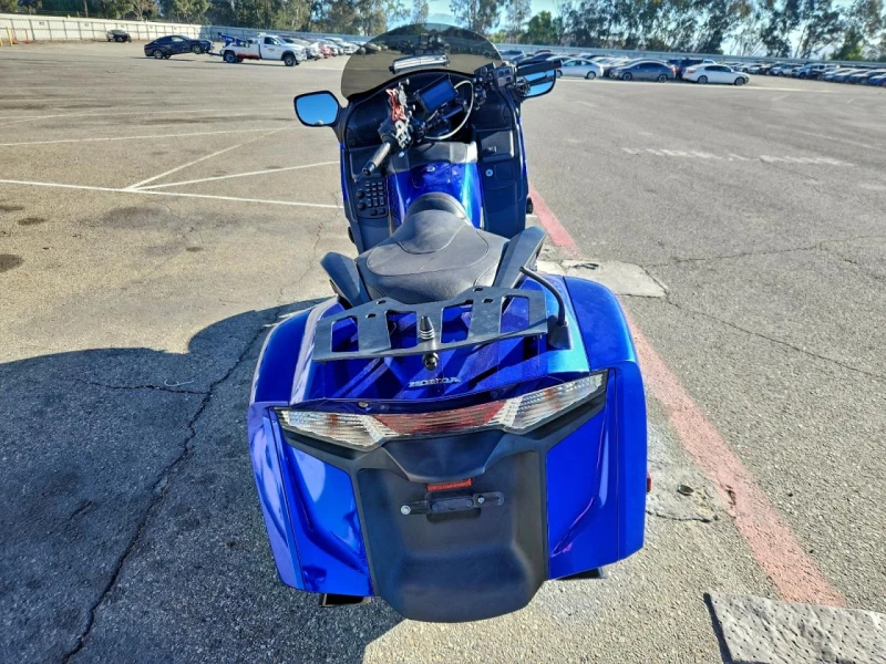 Honda Valkyrie GL1800 B, снимка 4 - Мотоциклети и мототехника - 52848423